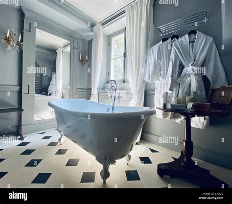 What Is The Bathroom Called In France at Sophie Denny blog