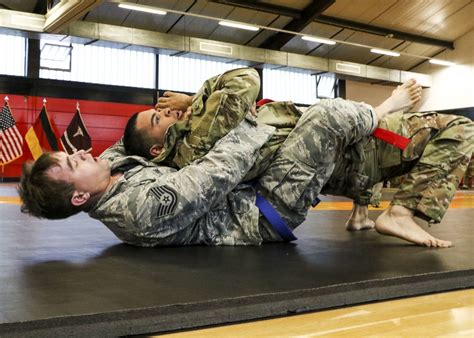 LRMC combatives bolsters Soldier lethality | Article | The United ...