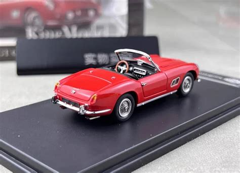 GFCC 1:64 Scale 1960 SWB Ferrari 250GT California Red With Black Conve ...