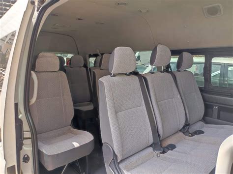 Nissan 10 Passenger Van 的图像结果
