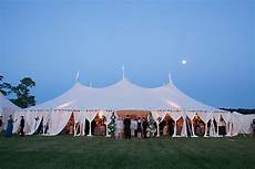 Outdoor Wedding Tent by 20 Ingenious Tips For Throwing An Outdoor Wedding Outdoor Wedding Tent