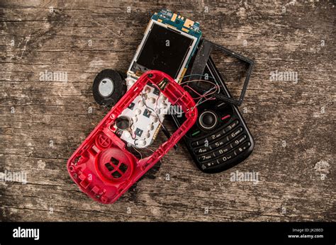 First Generation Phone 的图像结果