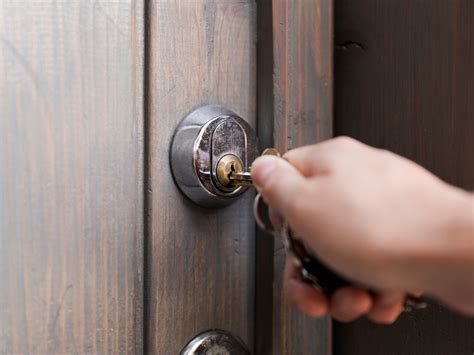 5 fantastic reasons to work with a mortgage broker - First Service ...