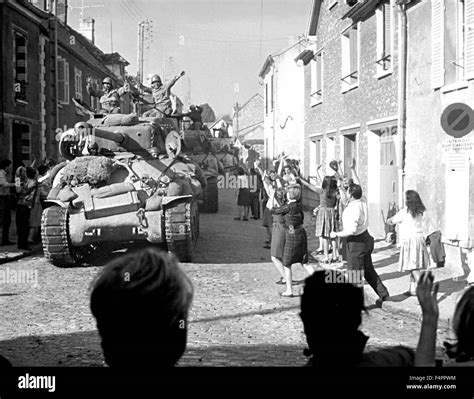 Is Paris Burning ? / 1966 directed by Rene Clement [Paramount Pictures ...