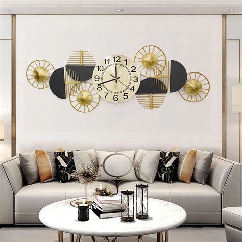 Black And Gold Modern Metal Wall Clock – Saajawat