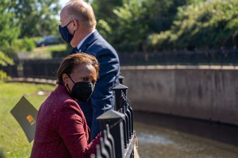 N.J. mayor, HUD official tour apartments where 4 died during Ida, lay ...