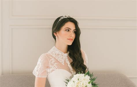 Difference Between Tiara And Crown And Diadem at Kathleen Perry blog