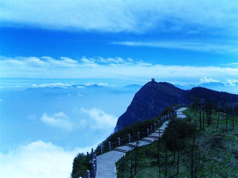 10 Rainiest Places - Hello Travel Buzz
