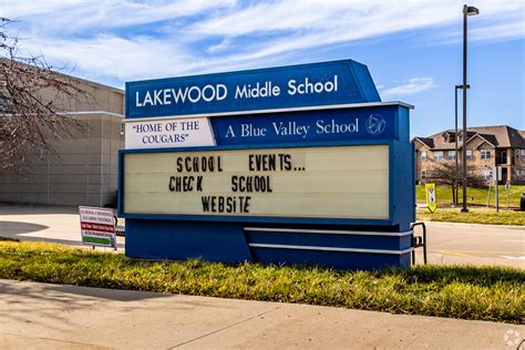 Lakewood Middle School in Overland Park, KS - Homes.com