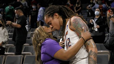 Brittney Griner's Wife Graduates From Law School - (Video Clip) | BET ...