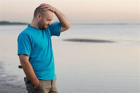 Rogaine for Men: Does it Really Work and What Makes it Manly?