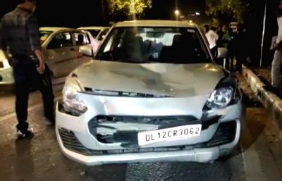 SUV hits bike, rams into several vehicles as driver tries to flee