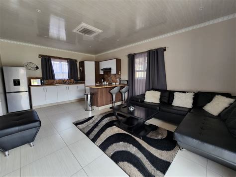 The Log Cabin Apartment Hotel, Standerton