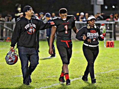 Who are Isiah Pacheco's parents Julio Pacheco and Felicia Cannon?