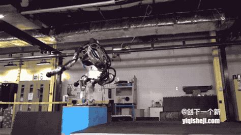 机器人的一个空翻，惊呆了全世界！