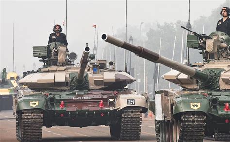 MILITARYMARVELS Army Armoured Tank Miniature : Amazon.in: Car & Motorbike