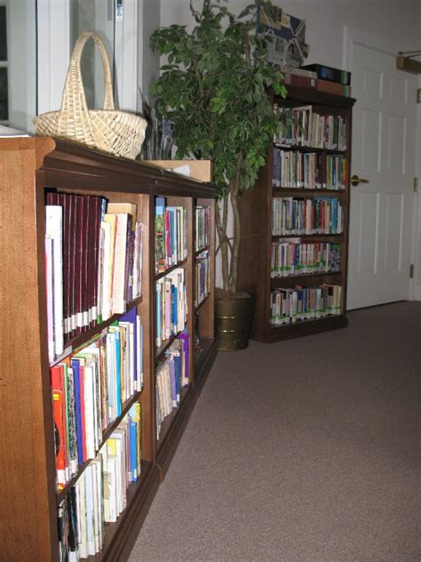 Church Library 的图像结果