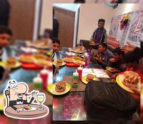 Laziz Pizza, Lucknow, B-20 - Restaurant reviews