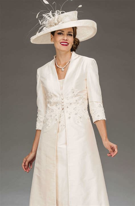 Short fitted dress with matching coat. ISL268 - Catherines of Partick