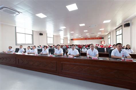 桂林医学院第二附属医院举办2020年新职工入职仪式暨岗前培训班开班典礼-第二附属医院