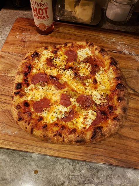 [Homemade] pizza with fresh mozzarella, low moisture mozzarella ...