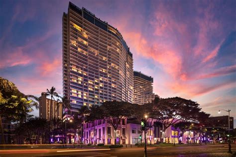 8 Top-Rated Waikiki Hotels Near the Beach for 2024 Vacation