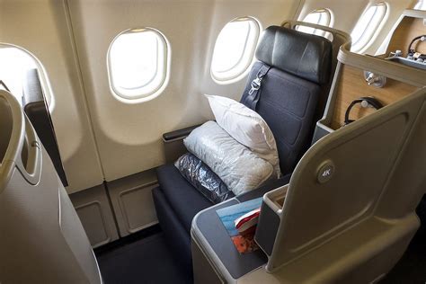 Qantas Airlines Business Class 的图像结果
