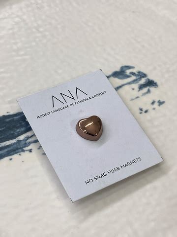 Buy Hearts Metallic Hijab Magnet-Set of 2 Online.