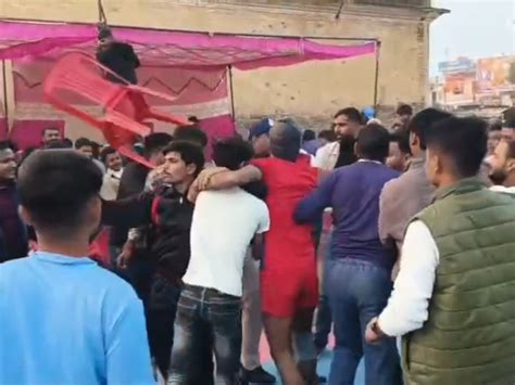 Kabaddi match turns violent in Chhatarpur: Chairs hurled as players ...