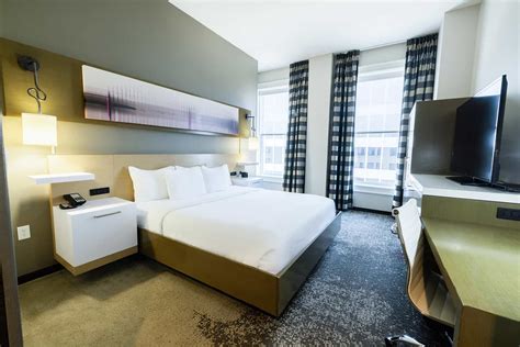 Pink Palace Museum | Voco Hotel Napoleon