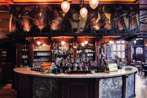 Le storie avvincenti di alcuni dei pub più iconici di Londra