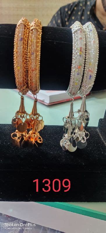 Hanging Metal Bangles Manufacturer, Supplier from Mumbai
