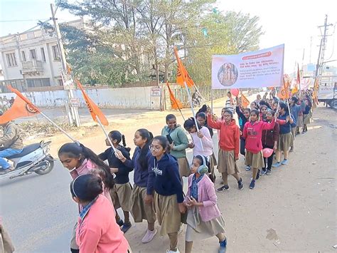 Students of Tapovan, Sanskar and Sapteshwar schools in Himmatnagar ...