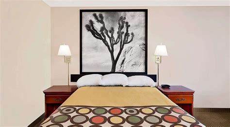 SUPER 8 BY WYNDHAM YUCCA VAL/JOSHUA TREE NAT PK AREA (Yucca Valley ...