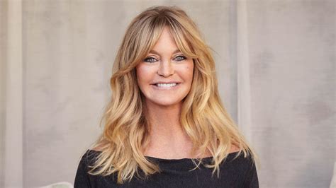 Goldie Hawn bio, daughter, husband, age, young, height, children 2026 | Zoomboola