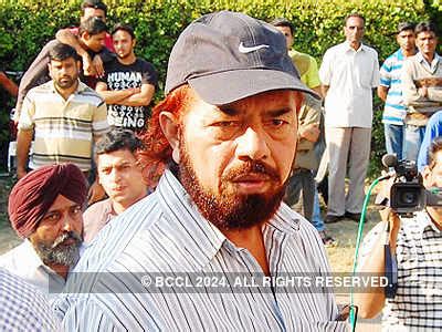 Jasraj Bhatti at the funeral of his father, Jaspal Bhatti, in Chandigarh.