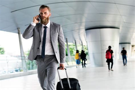 Inside Sales vs. Outside Sales: Here Everything You Need To Know