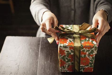 得物怎么送人礼物最新素材