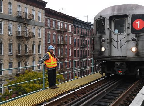 A rise in subway track trespassers is causing deaths and delays | Crain ...
