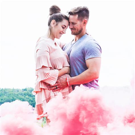 Pink Smoke Bomb for Gender Reveals – Vibrant Pink Smoke for Reveal ...