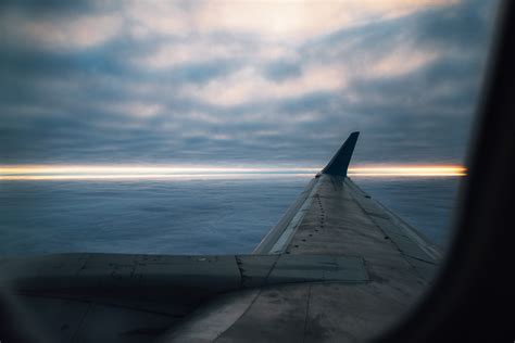 Exploring 5 Jet Lag Remedies: AirGuide Editors' Experiments on Their Travels