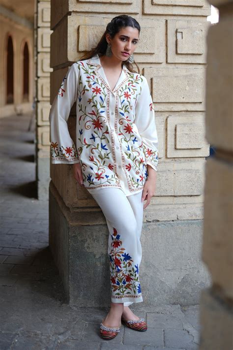House Of Kari(Chikankari Clothing) - Cotton Kashmiri Aari Embroidered ...