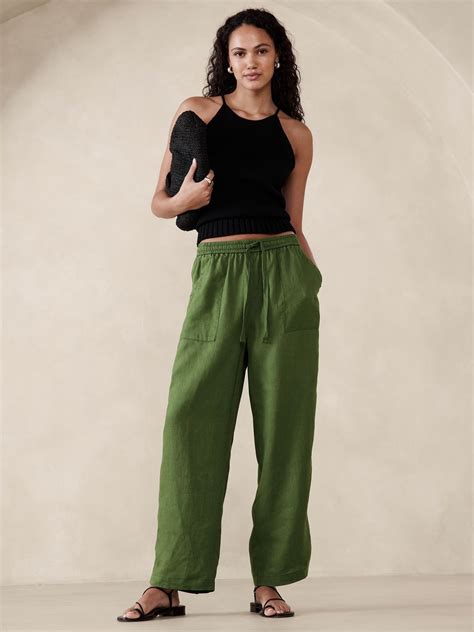 Linen Pull-On Pant | Banana Republic | Green linen pants, Pull on pants ...