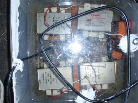 Tesla Coils: high voltage resonant transformers | Form and Formula
