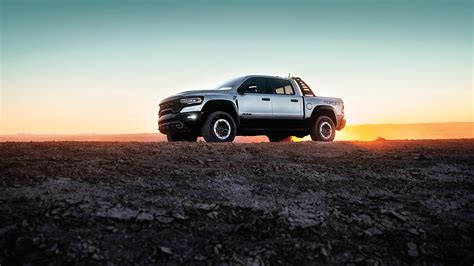 Crew Cab vs Quad Cab: Which One Is Right for You? – Hunt Chrysler Center Blog