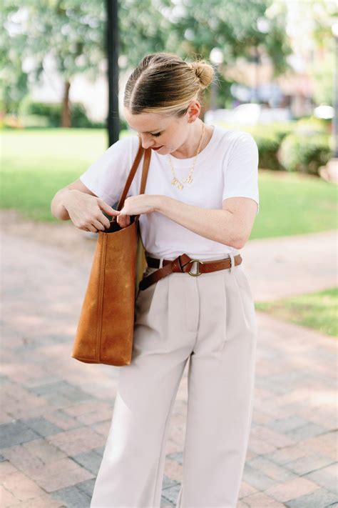 The $7 Hanes White T-Shirt That Every Woman Needs | Poor Little It Girl