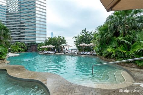 Renaissance Hong Kong Harbour View Hotel Pool: Pictures & Reviews ...