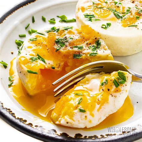 Pesto Eggs (10-Min Recipe) - Wholesome Yum