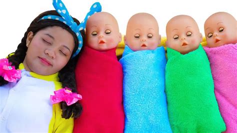 4个洋娃娃全藏了起来和小女孩玩起了捉迷藏，小女孩能找到它们吗-母婴亲子视频-搜狐视频