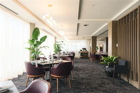 DINING & EVENTS - Hollyburn Country Club - BC